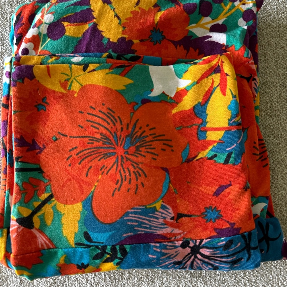 Maxi skirt colorful never worn